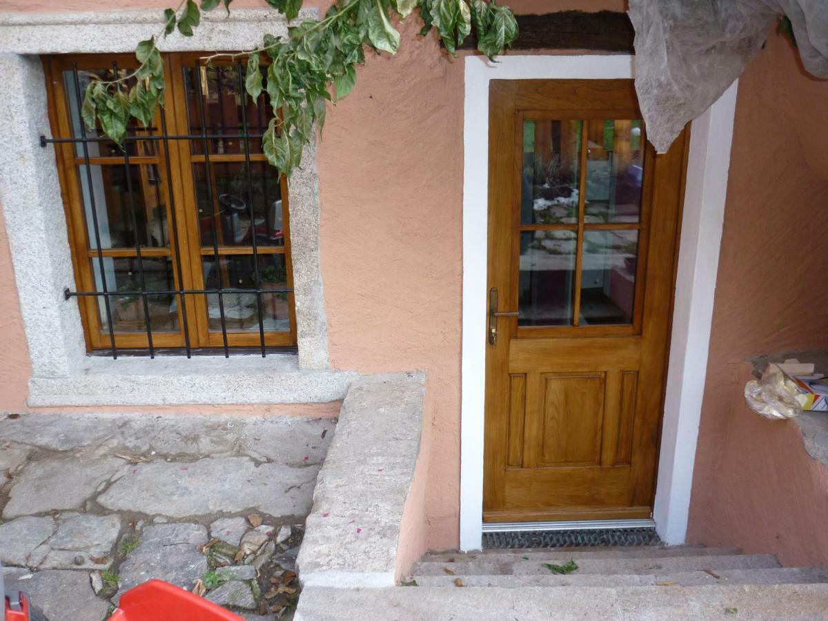 La Vecchia Casa Rosa Lejlighed Cannero Riviera Eksteriør billede